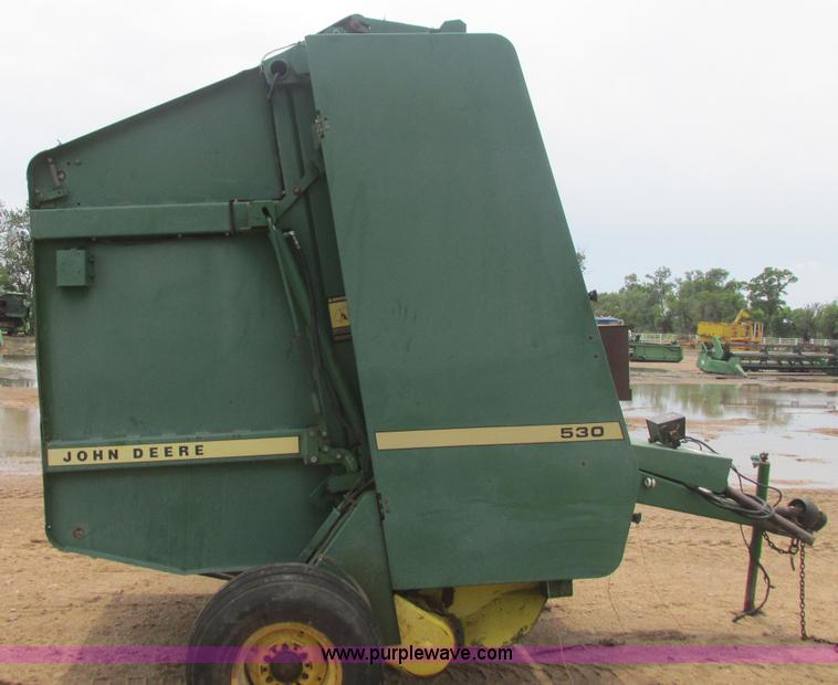 image for item I9574 1987 John Deere 530 round baler