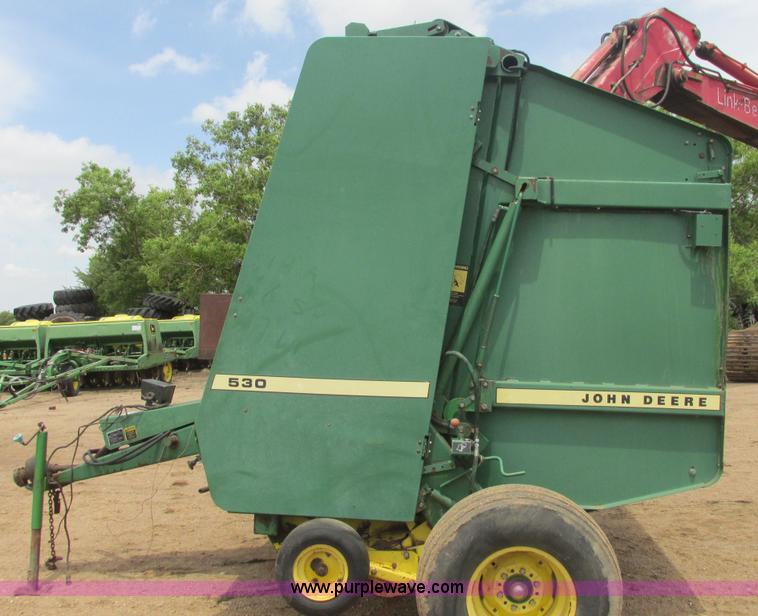 image for item I9574 1987 John Deere 530 round baler