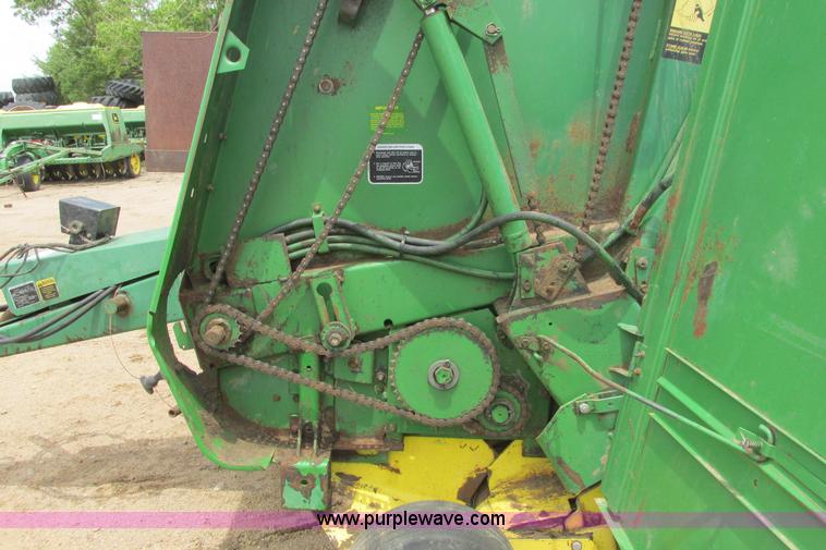 image for item I9574 1987 John Deere 530 round baler