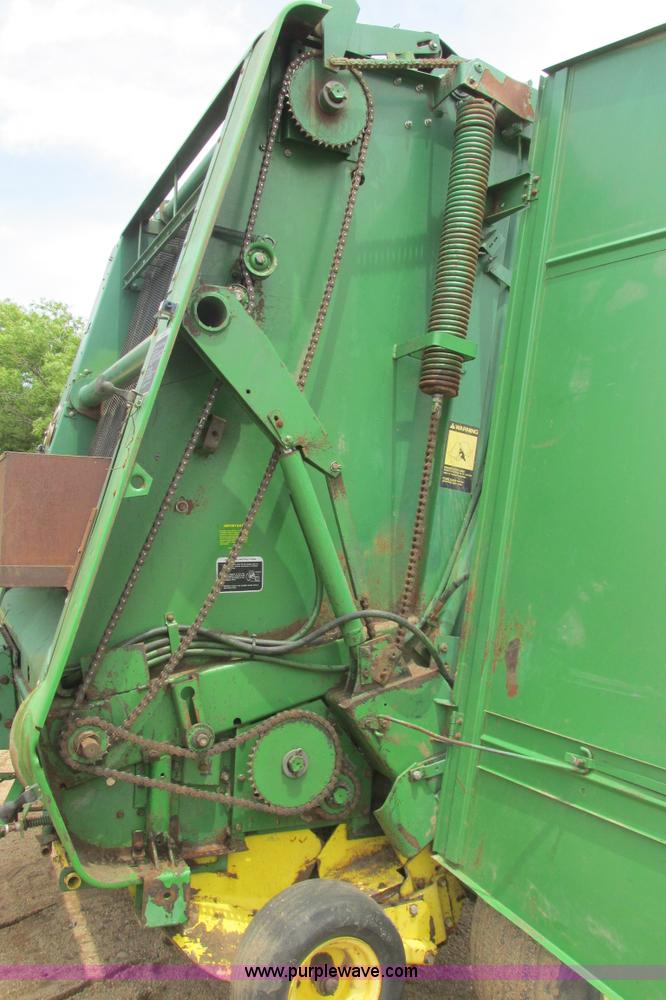 image for item I9574 1987 John Deere 530 round baler