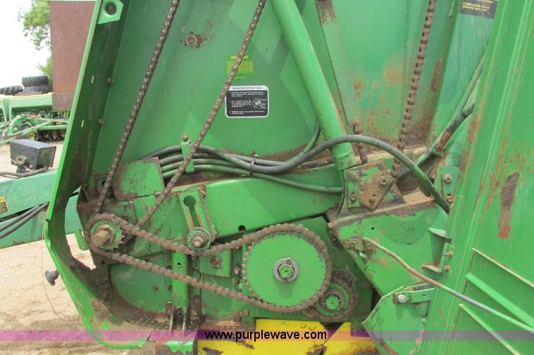 image for item I9574 1987 John Deere 530 round baler