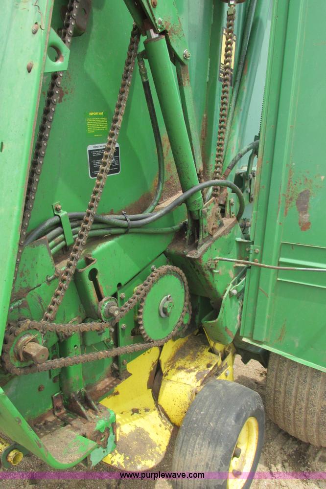image for item I9574 1987 John Deere 530 round baler