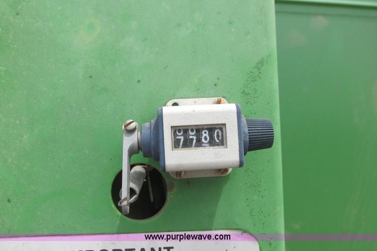 image for item I9574 1987 John Deere 530 round baler