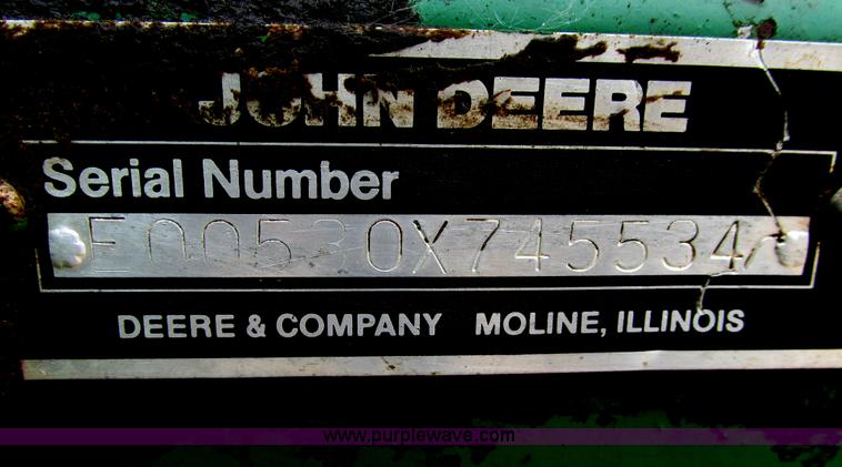 image for item I9574 1987 John Deere 530 round baler