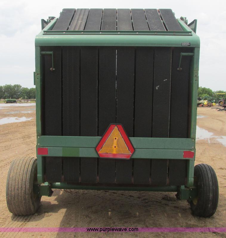 image for item I9574 1987 John Deere 530 round baler