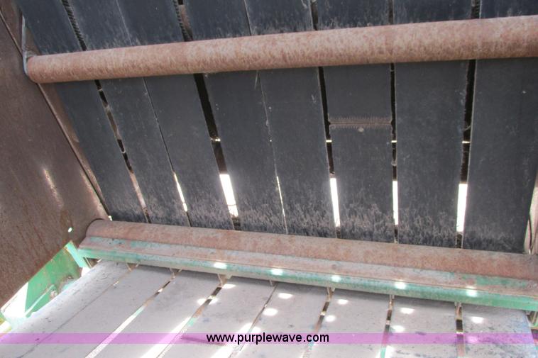 image for item I9574 1987 John Deere 530 round baler