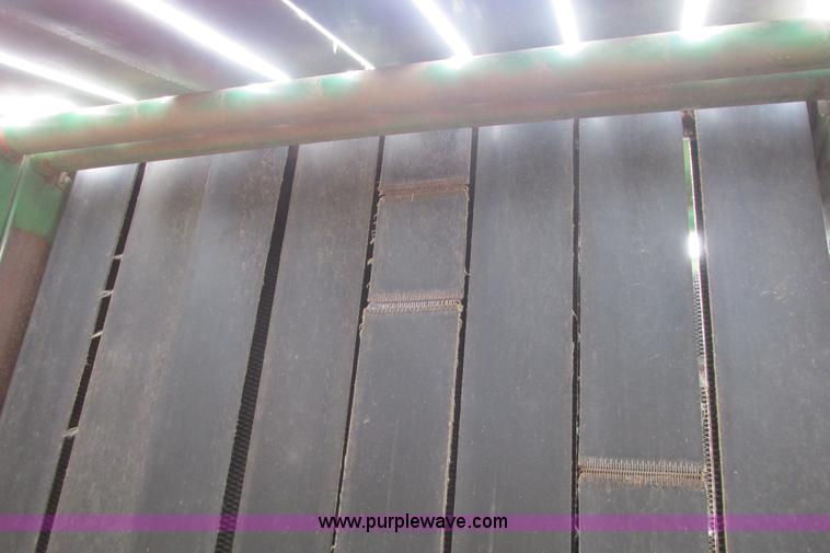 image for item I9574 1987 John Deere 530 round baler