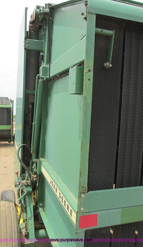 image for item I9574 1987 John Deere 530 round baler