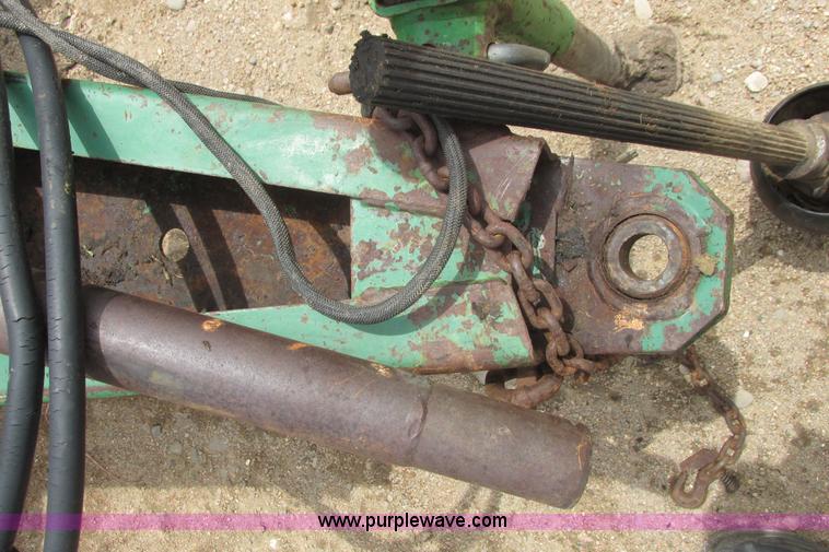 image for item I9574 1987 John Deere 530 round baler