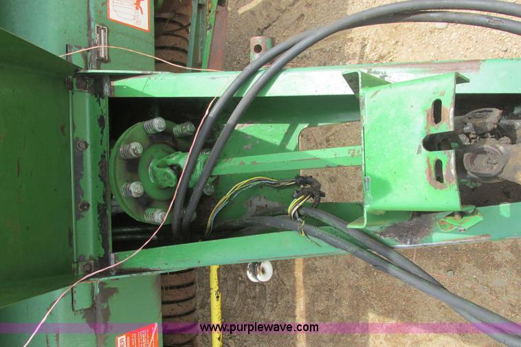 image for item I9574 1987 John Deere 530 round baler