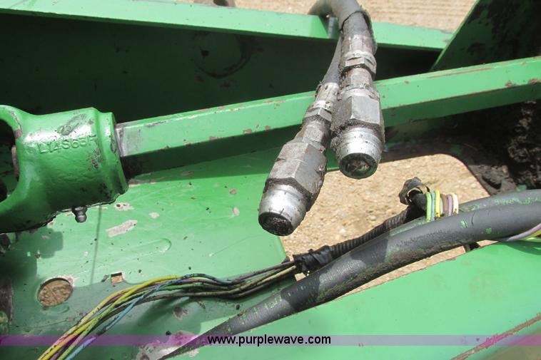 image for item I9574 1987 John Deere 530 round baler