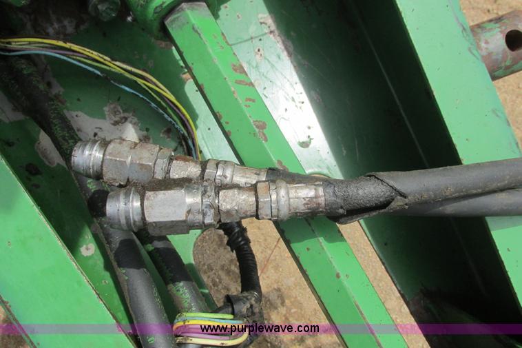 image for item I9574 1987 John Deere 530 round baler