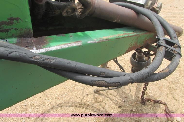 image for item I9574 1987 John Deere 530 round baler