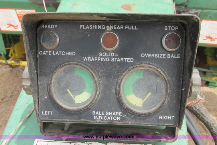 image for item I9574 1987 John Deere 530 round baler