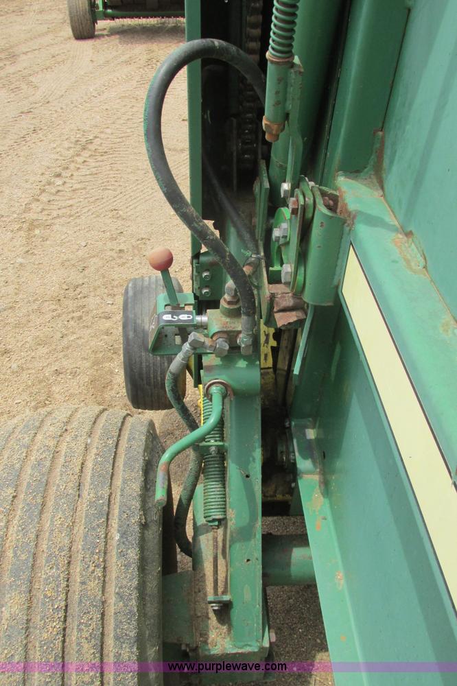 image for item I9574 1987 John Deere 530 round baler