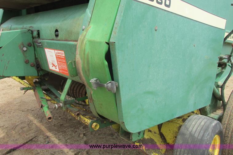 image for item I9574 1987 John Deere 530 round baler