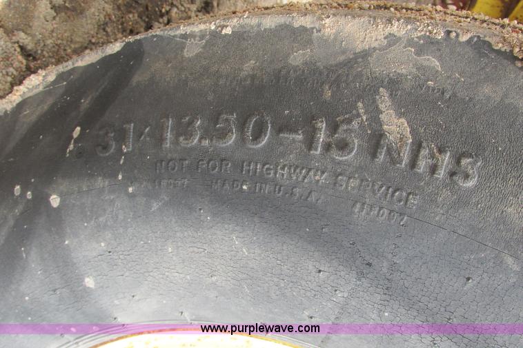 image for item I9574 1987 John Deere 530 round baler