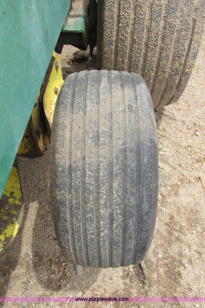 image for item I9574 1987 John Deere 530 round baler