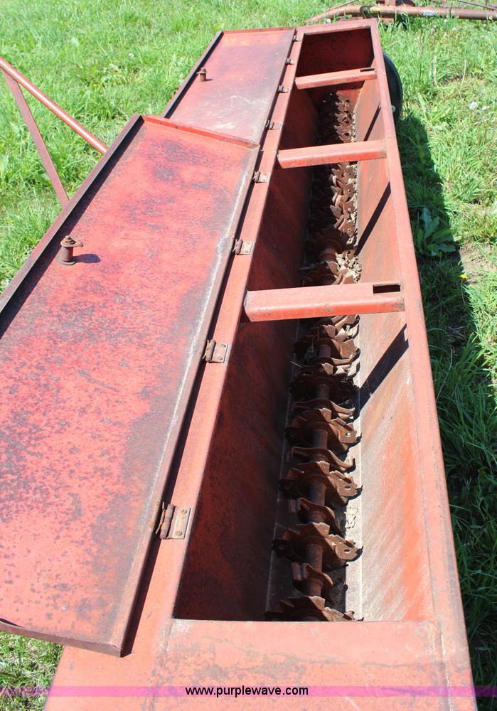 image for item J1084 Ezee Flow 100 seeder