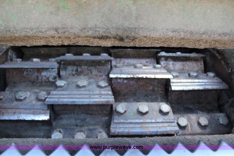 image for item J1095 1993 John Deere 6910 forage harvester