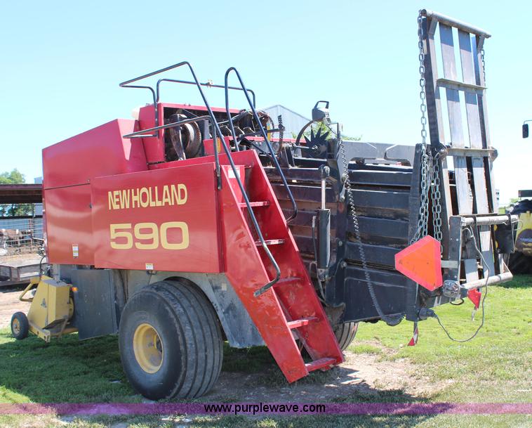 image for item J1112 1998 New Holland 590 large square baler