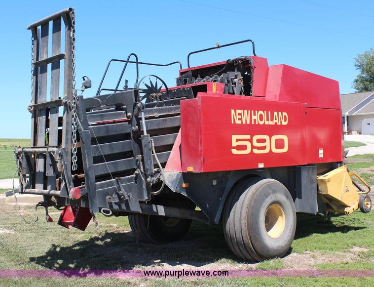 image for item J1112 1998 New Holland 590 large square baler