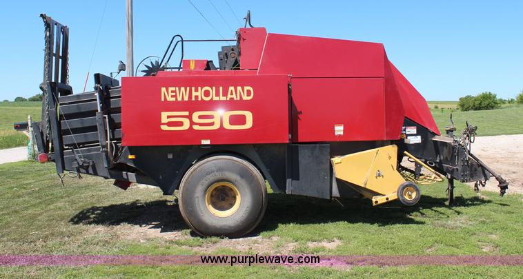 image for item J1112 1998 New Holland 590 large square baler