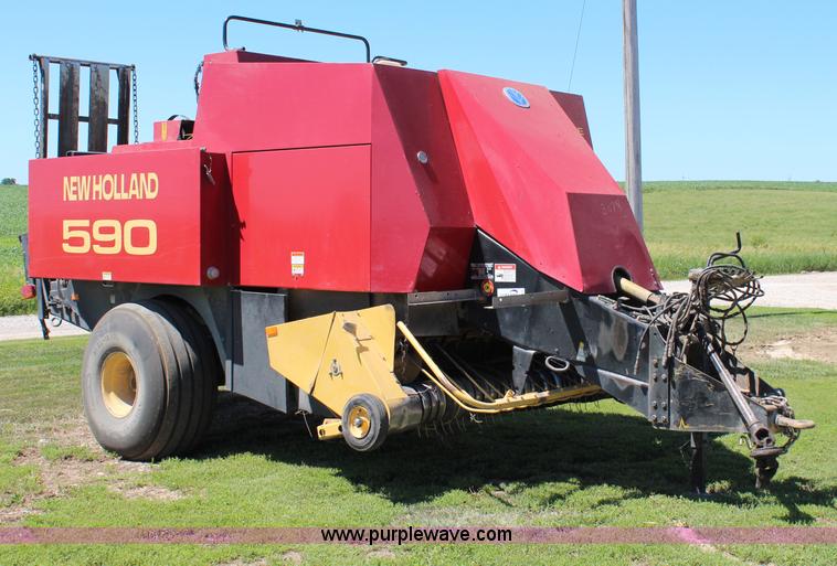 image for item J1112 1998 New Holland 590 large square baler