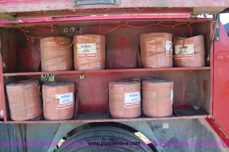 image for item J1112 1998 New Holland 590 large square baler