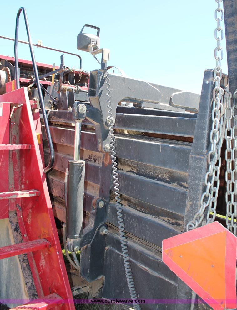 image for item J1112 1998 New Holland 590 large square baler