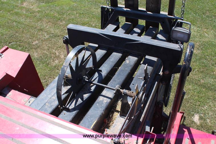 image for item J1112 1998 New Holland 590 large square baler