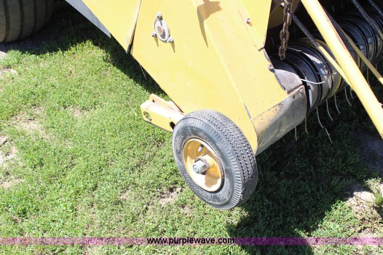 image for item J1112 1998 New Holland 590 large square baler