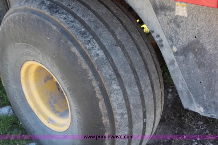 image for item J1112 1998 New Holland 590 large square baler