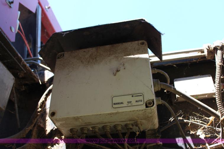 image for item J1112 1998 New Holland 590 large square baler