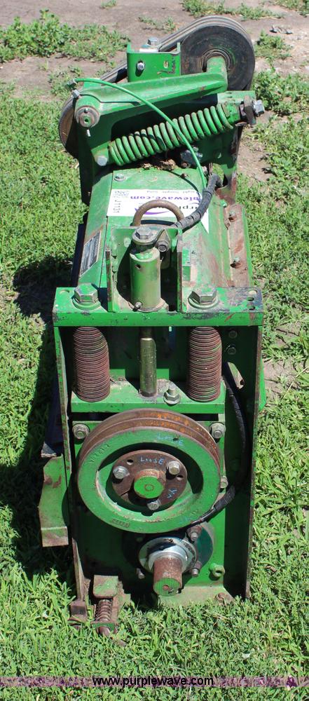 image for item J1131 John Deere forage cutter kernal processor