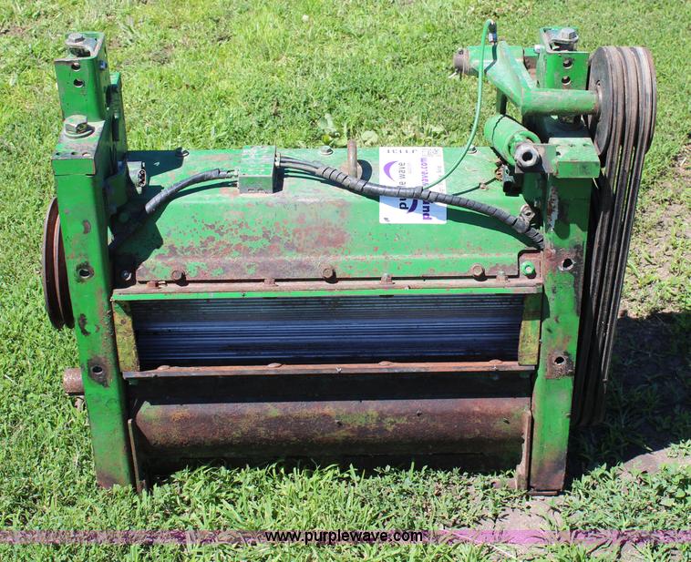 image for item J1131 John Deere forage cutter kernal processor