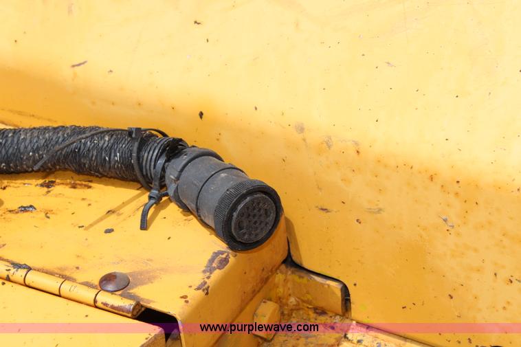 image for item J1137 Vermeer 605K round baler