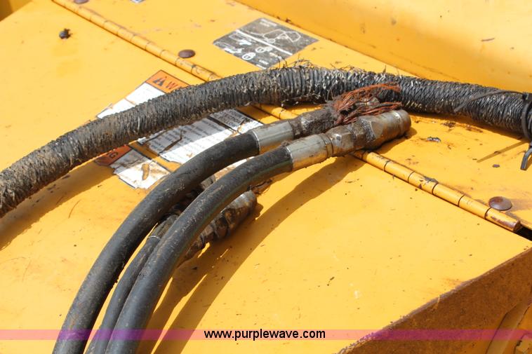 image for item J1137 Vermeer 605K round baler