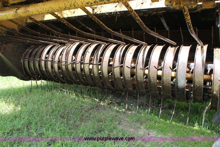 image for item J1137 Vermeer 605K round baler