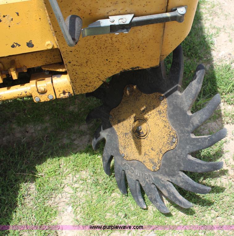 image for item J1137 Vermeer 605K round baler