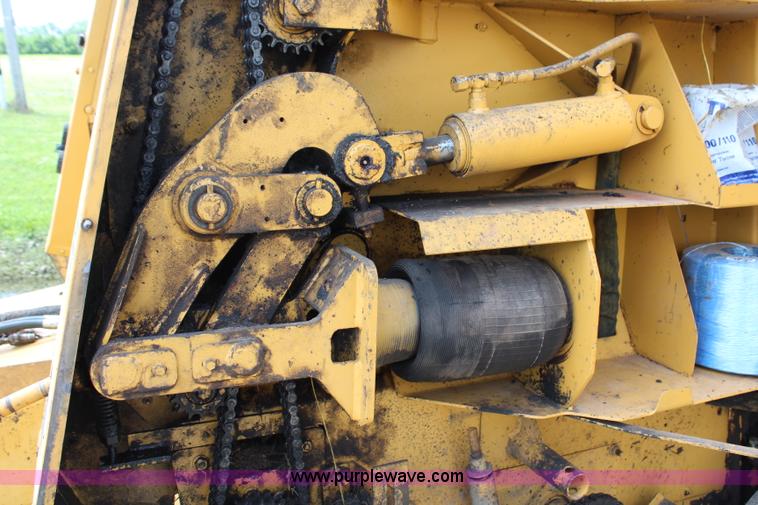 image for item J1137 Vermeer 605K round baler