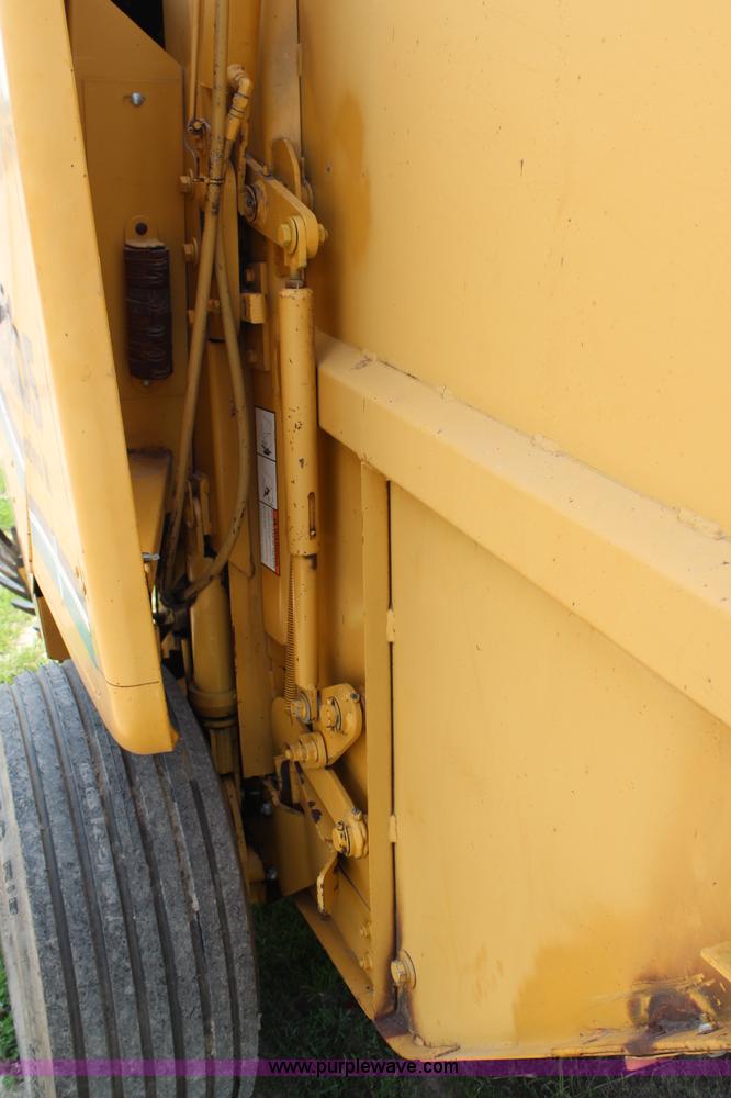 image for item J1137 Vermeer 605K round baler