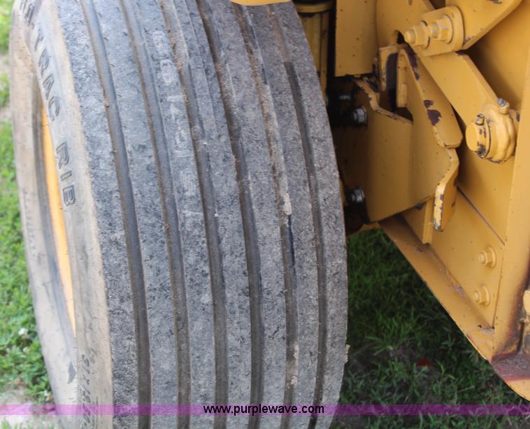 image for item J1137 Vermeer 605K round baler