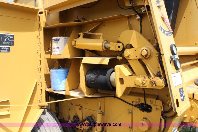image for item J1137 Vermeer 605K round baler