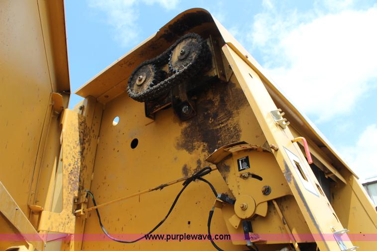 image for item J1137 Vermeer 605K round baler