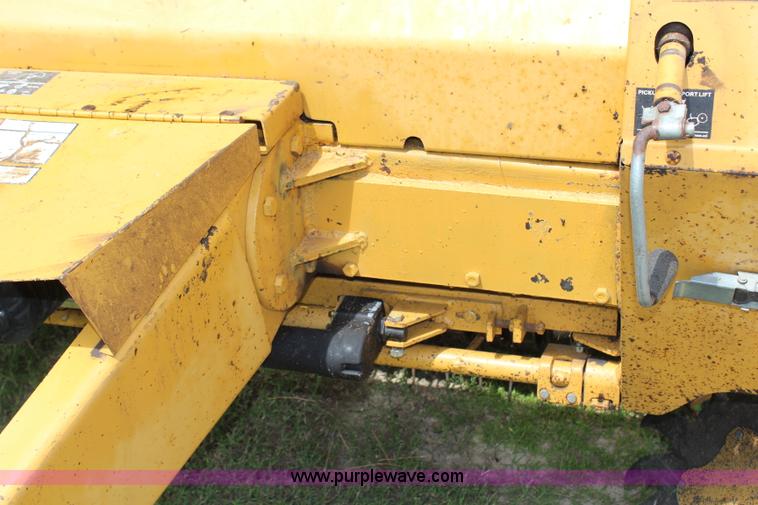 image for item J1137 Vermeer 605K round baler