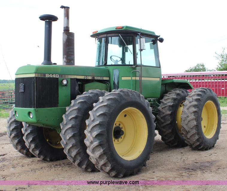 image for item J1150 1981 John Deere 8440 4WD tractor