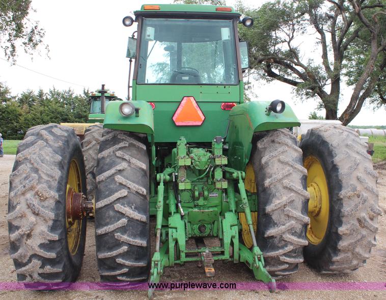 image for item J1150 1981 John Deere 8440 4WD tractor