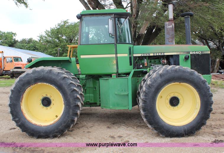 image for item J1150 1981 John Deere 8440 4WD tractor