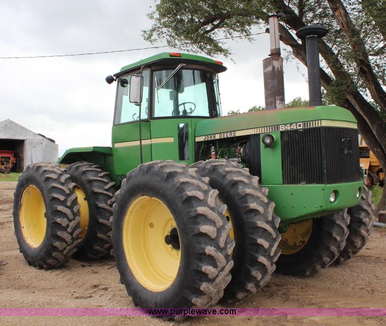 image for item J1150 1981 John Deere 8440 4WD tractor